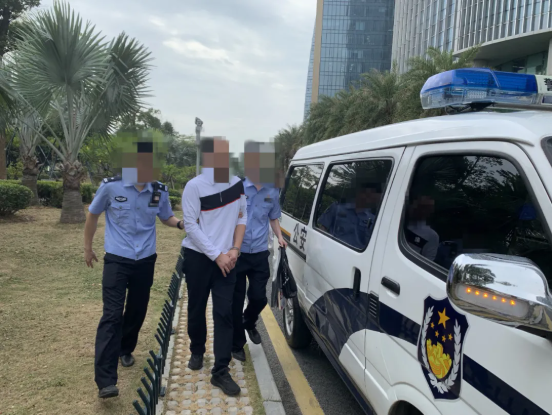 鄒某祥被公安機關帶走.png